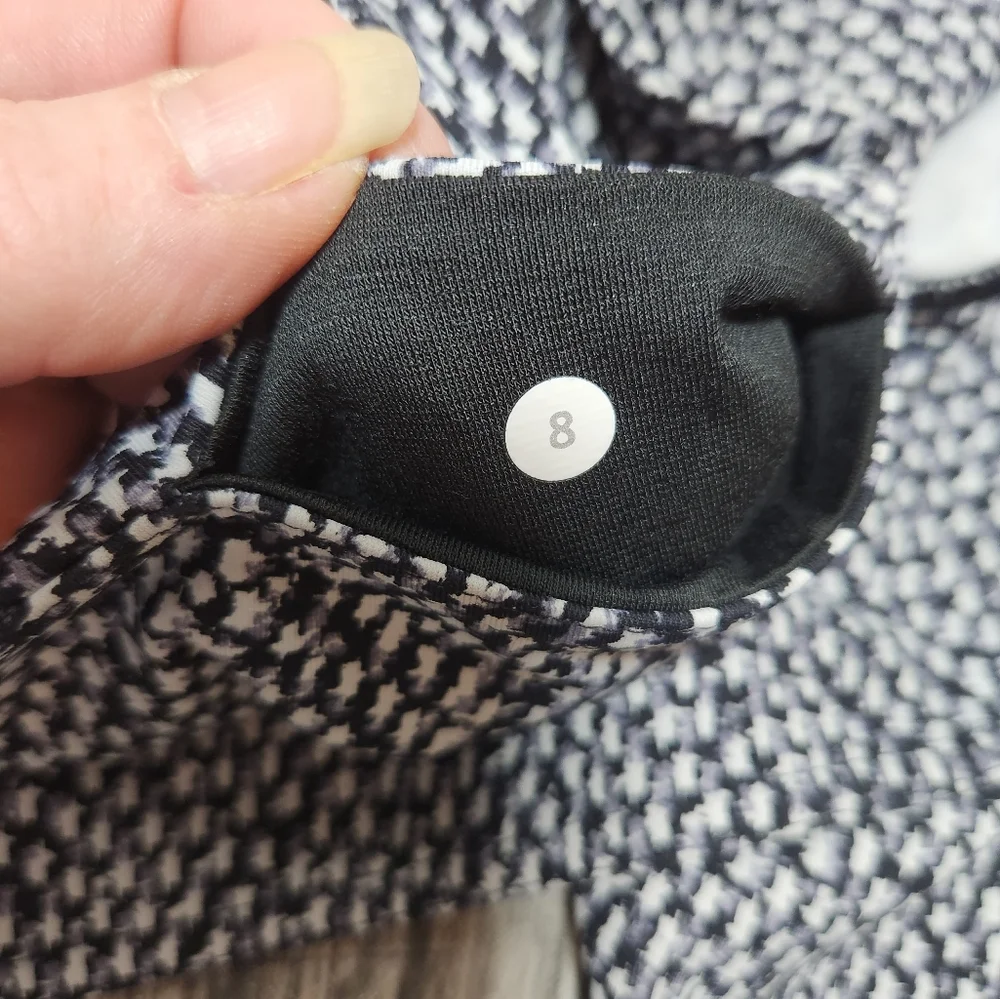 Lululemon‎ Wonder Under Crop leggings - Picture 7 of 7